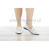 Sieviešu vasaras kurpes no ādas Platai kājai baltā krāsā | Nopirkt